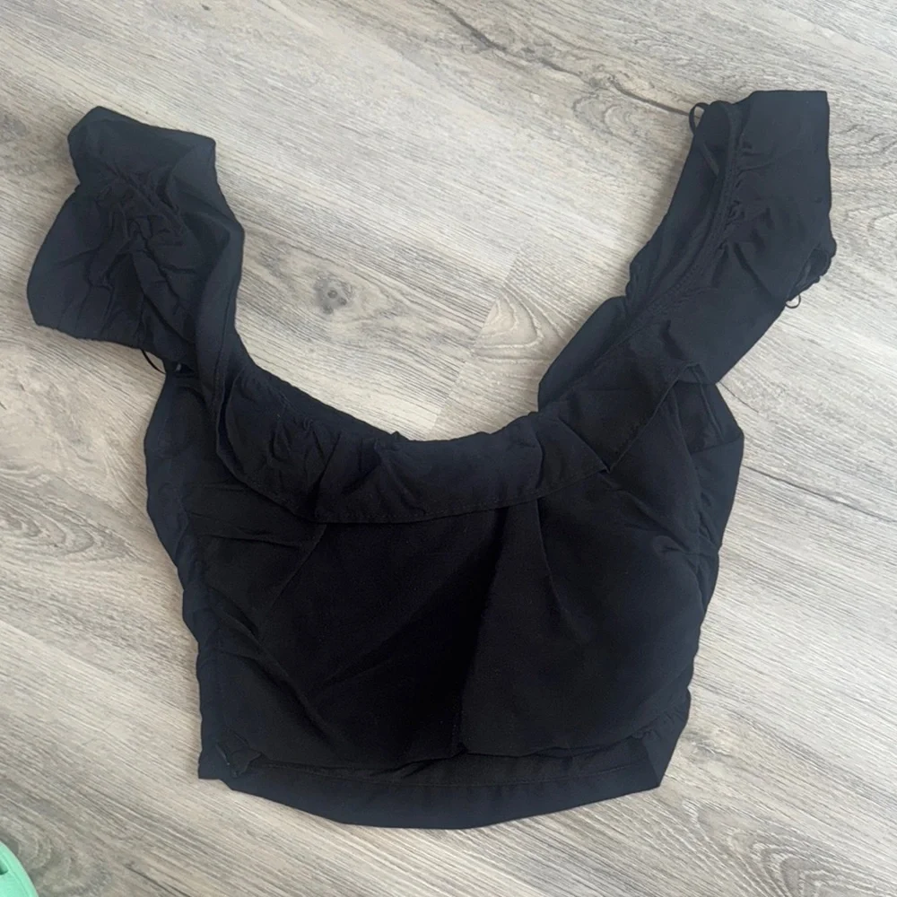 Zara Ruffle Crop Top - Picture 4 of 7